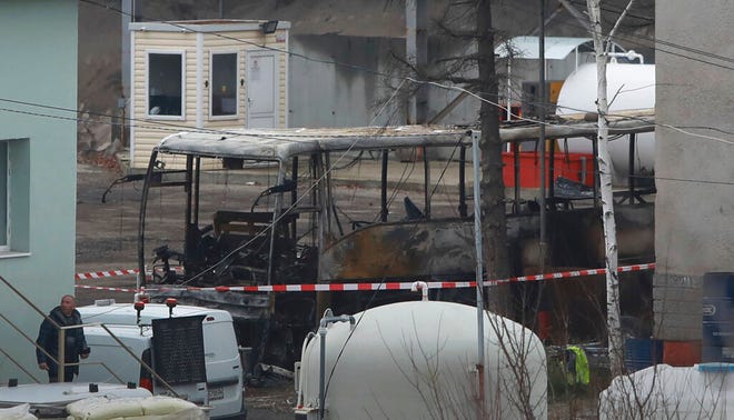 Изглед на изгорял автобус, участвал в катастрофа, съхраняван в депото на следствената служба, гр. Перник, България, сряда, 24 ноември 2021 г.