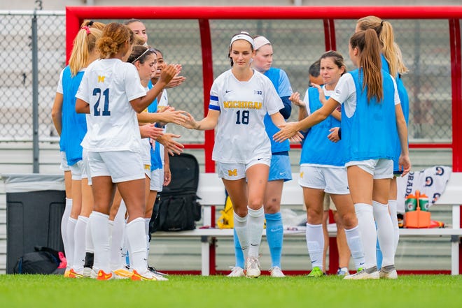 Sepak bola wanita Michigan Wolverines membidik gelar nasional Sepak bola wanita Michigan Wolverines membidik gelar nasional