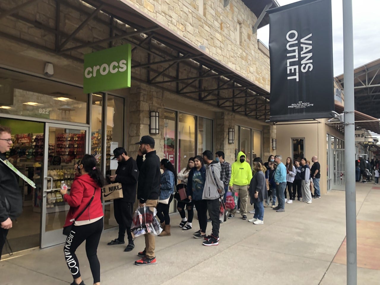Round Rock Premium Outlets bustle with business on Black Friday