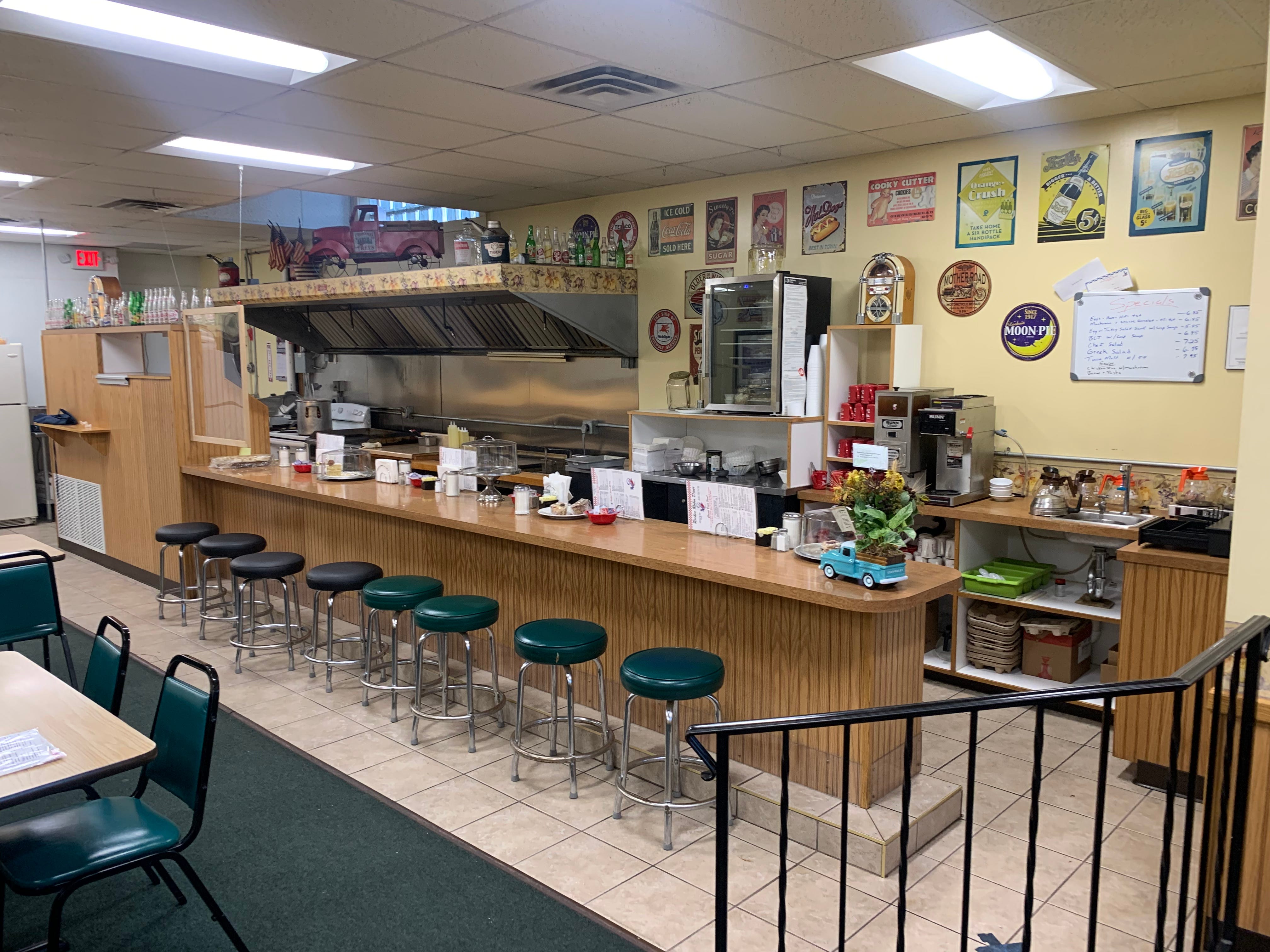 Rockin' Red Robin Diner opens location in Hillcrest, near Binghamton