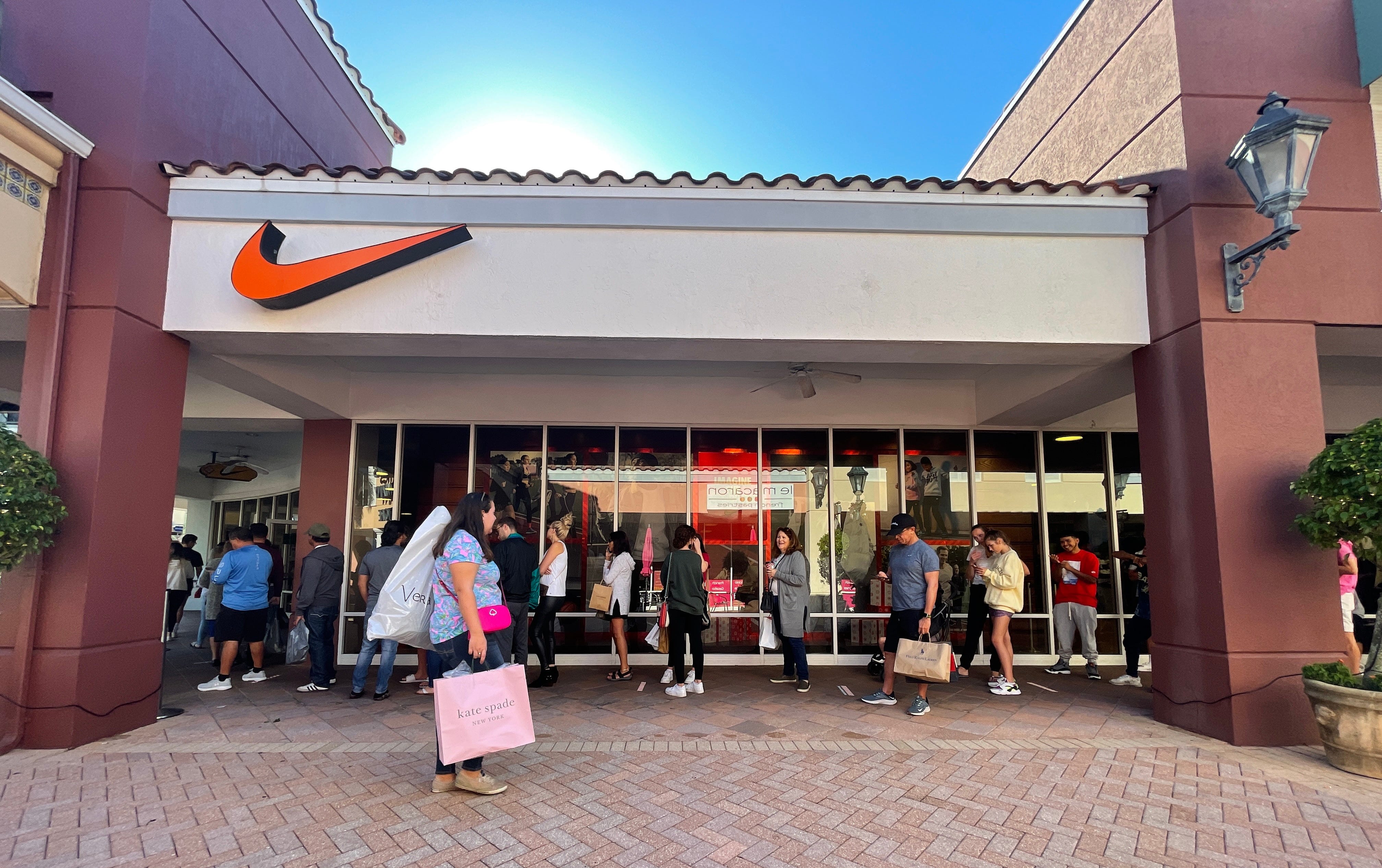 nike outlet miromar outlets