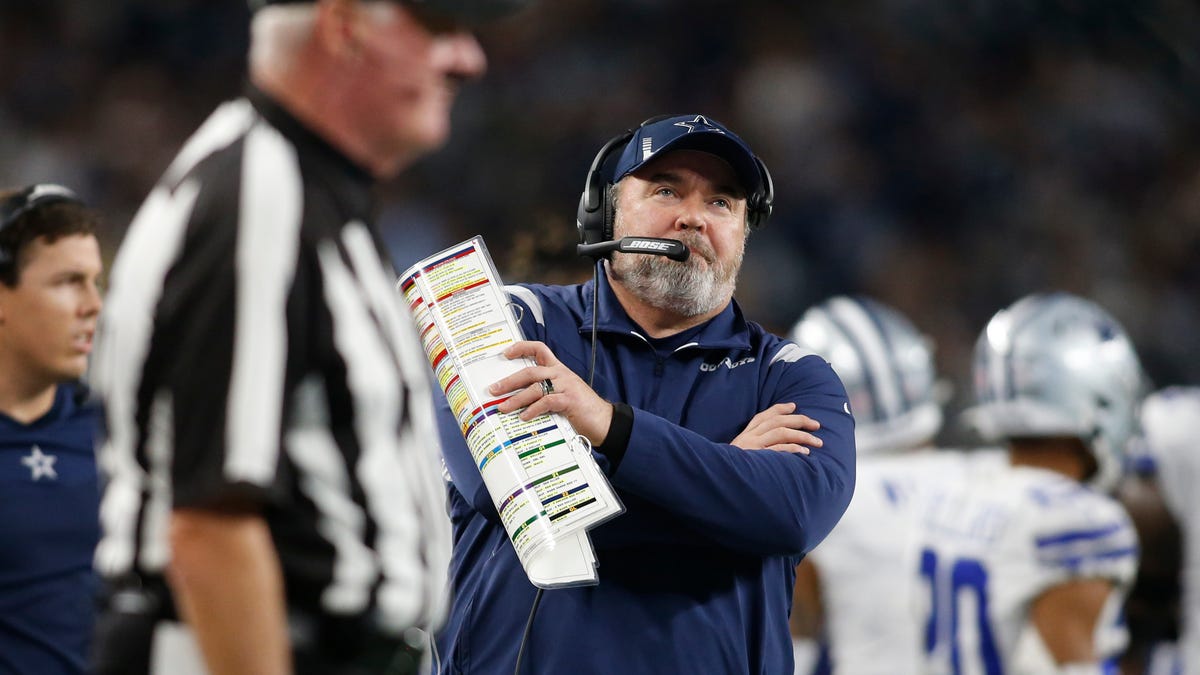 Cowboys coach Mike McCarthy reacts to a penalty call in the fourth quarter against the Raiders.