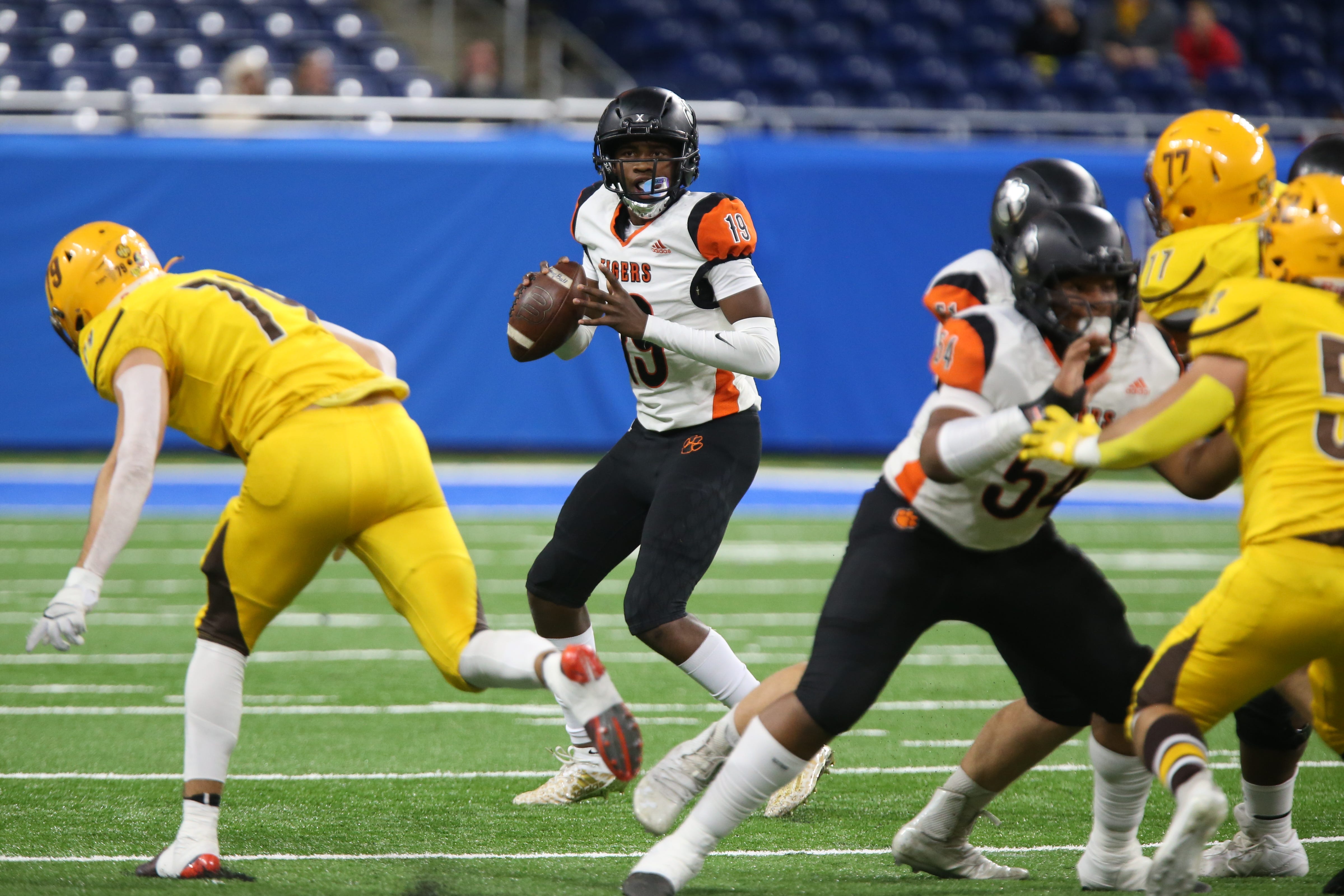 Bryce Underwood, defense lead Belleville football to state title