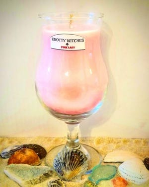 KnottyWitches Inc sells magic candles on Etsy shops.