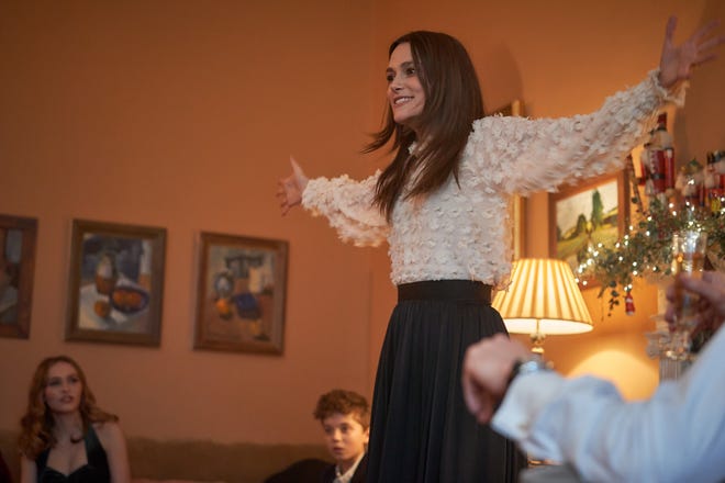 Keira Knightley plays a British wife and mom who holds court at a holiday gathering in "Silent Night."