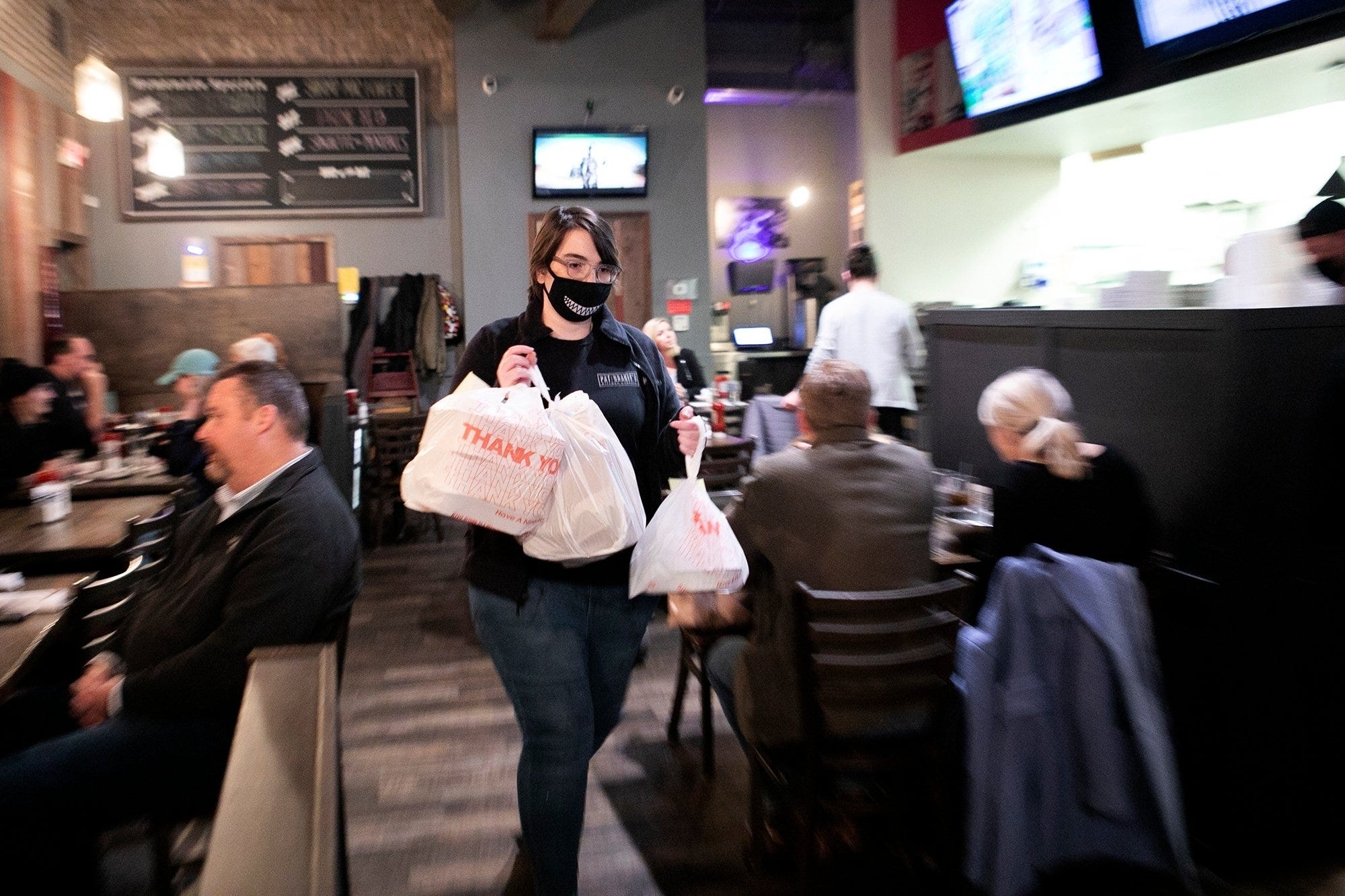 Ohio's pandemic unemployment ended early, but workers didn't rush back