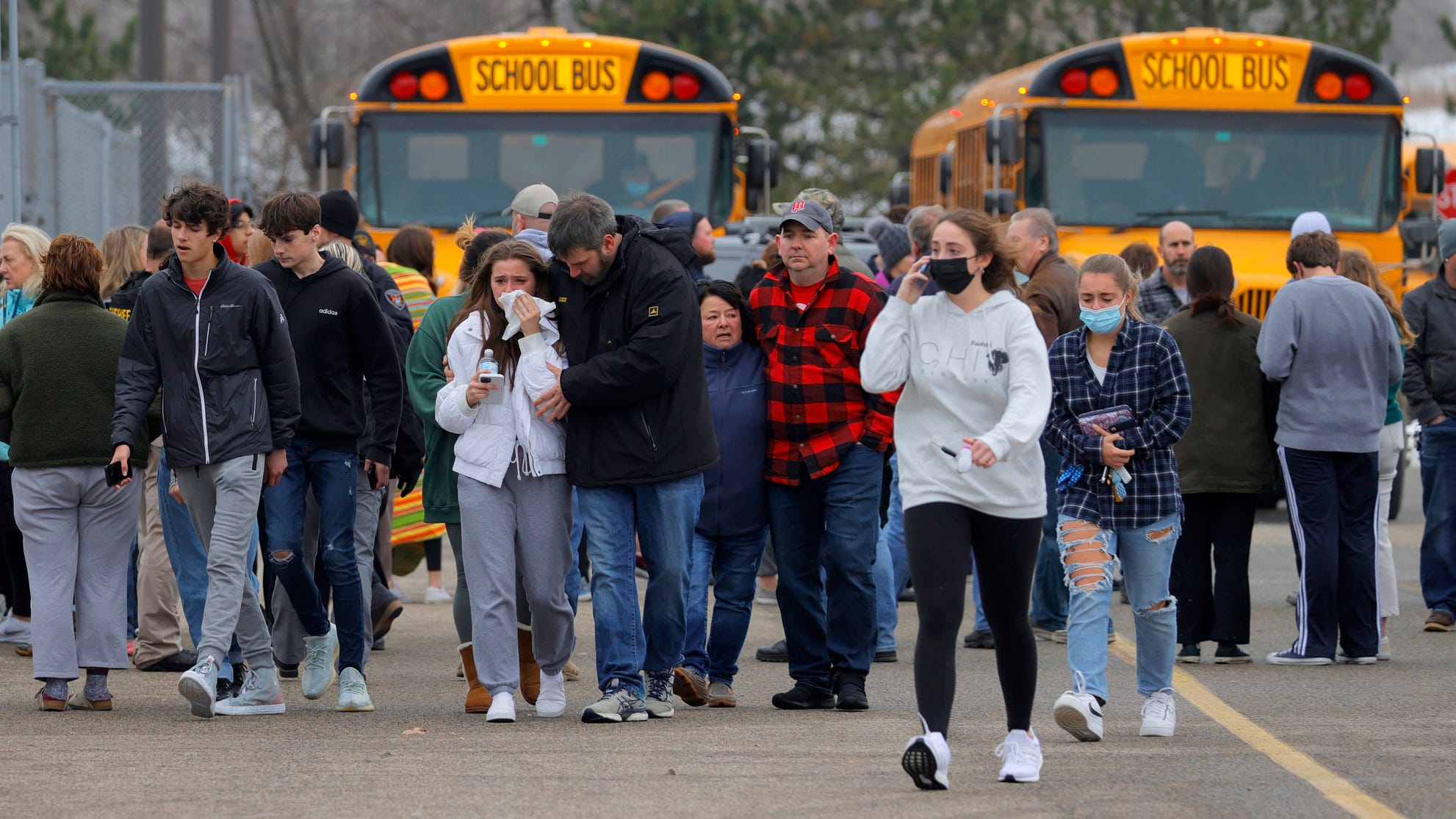 3 dead, 8 injured in Oxford High School shooting; suspect is 15-year-old student