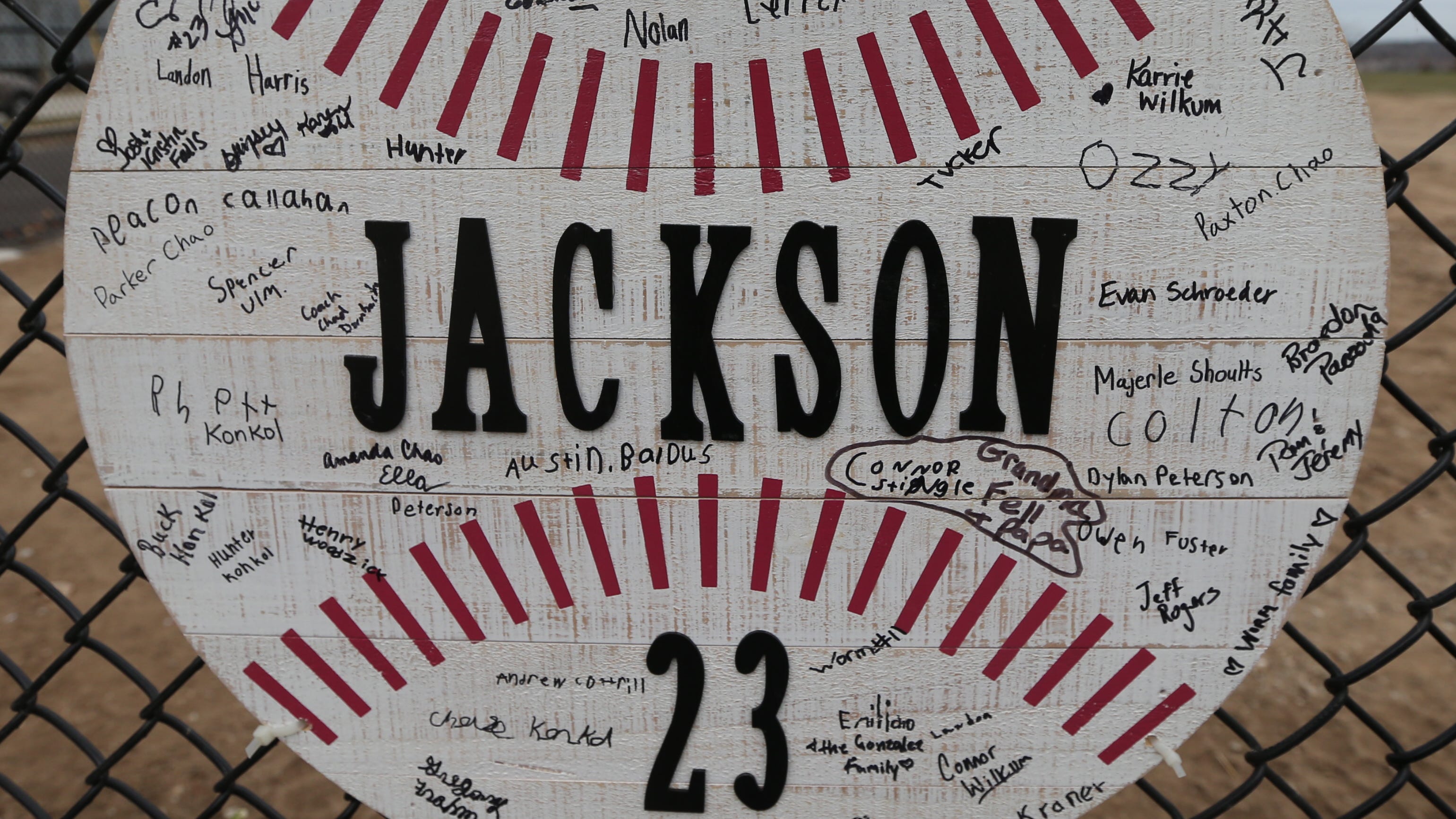'Baseball families stick together': Wisconsin native encourages people to wear jerseys Friday to honor Jackson Sparks