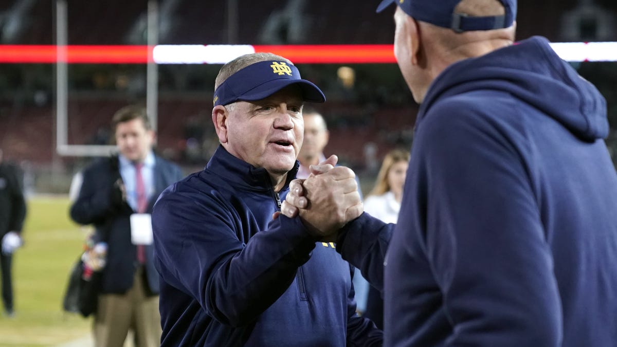Brian Kelly s’excuse auprès du Notre Dame Football Club pour son départ Brian Kelly s’excuse auprès du Notre Dame Football Club pour son départ