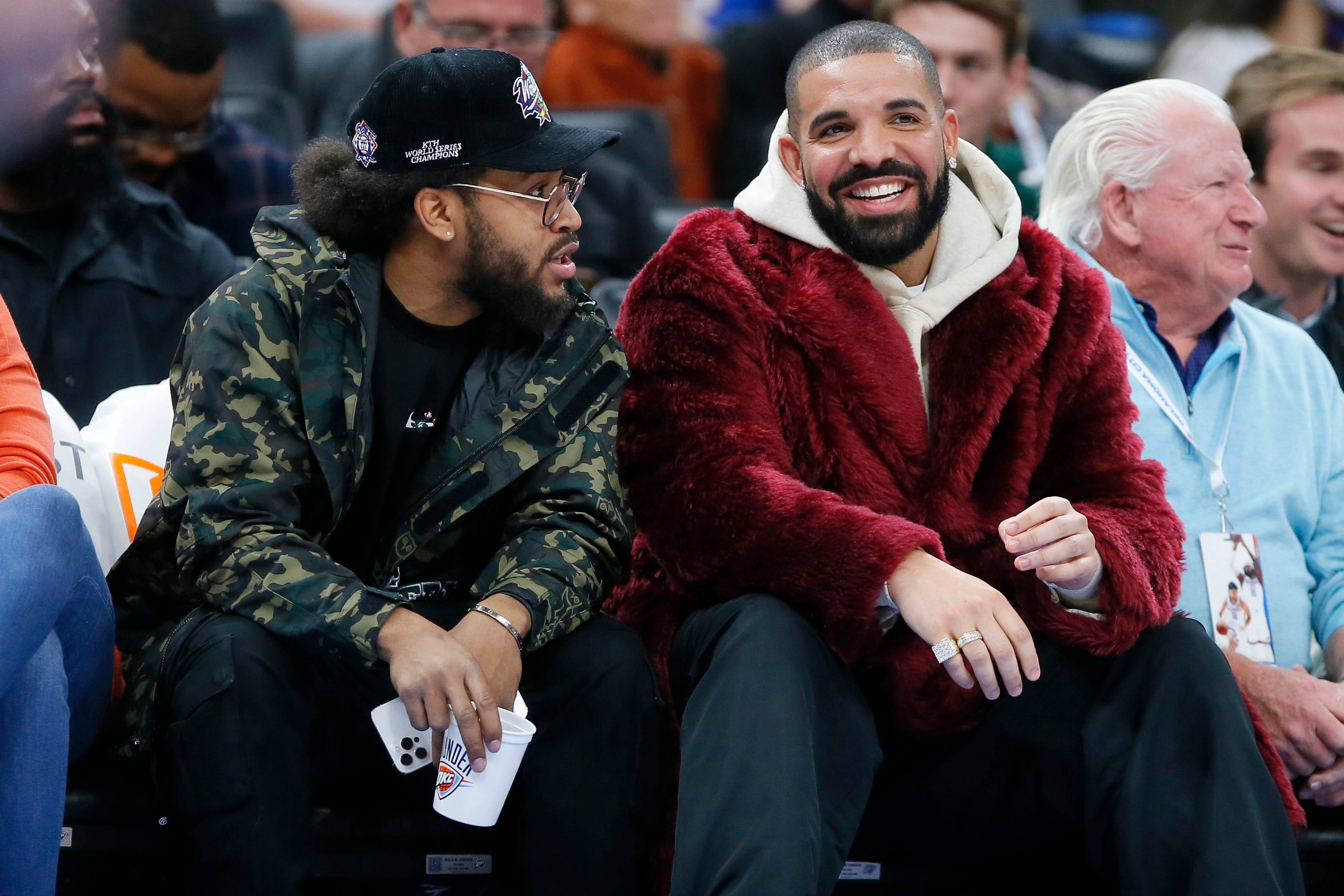 Oklahoma couple didn't know who Drake was until Thunder game. 'That's when my phone blew up' thumbnail