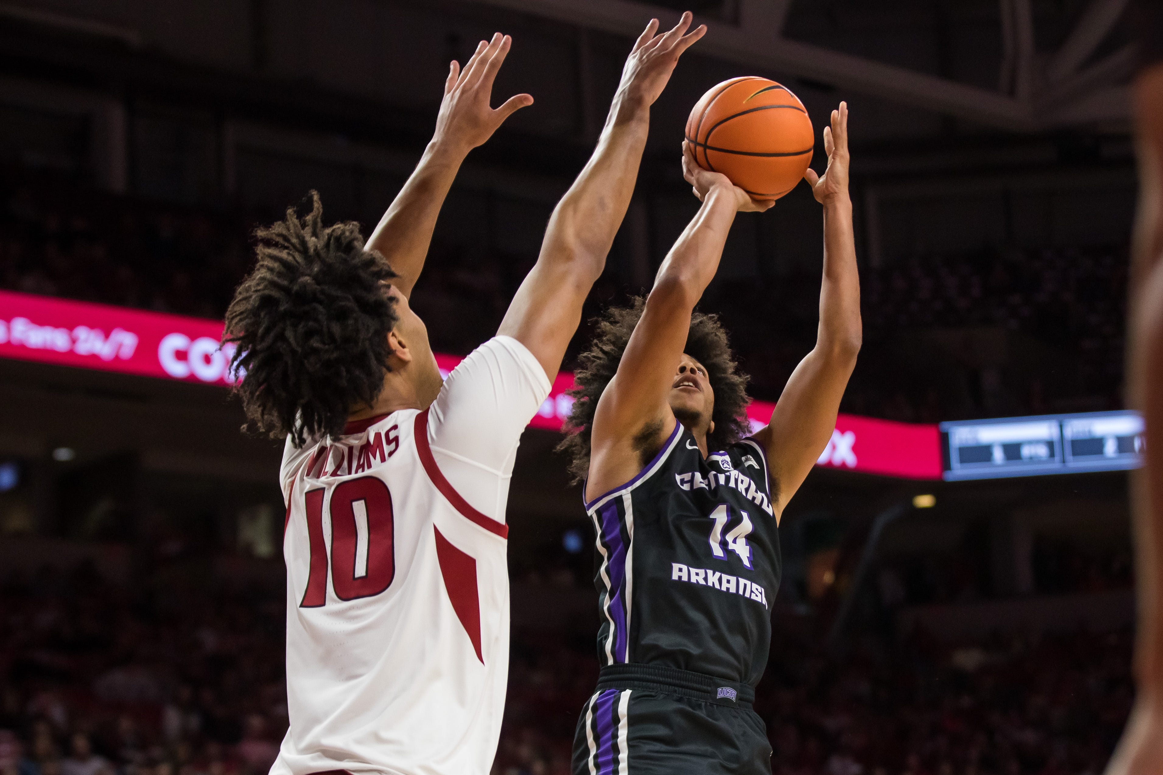 Arkansas men's basketball takes care of Central Arkansas