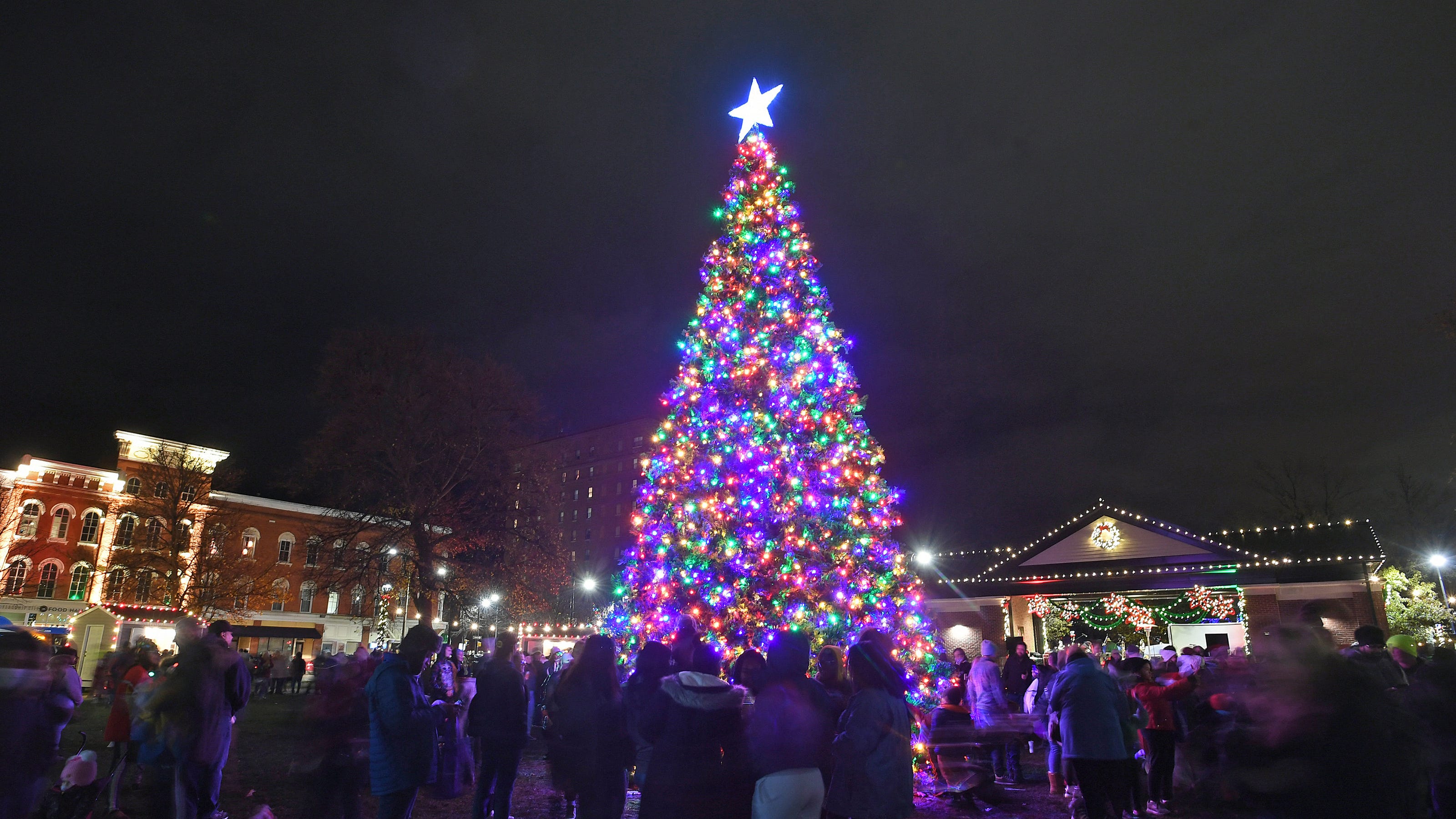 Downtown D Lights At Perry Square In Erie More Than 1 000 Turn Out downtown-d-lights-at-perry-square-in-erie-more-than-1-000-turn-out