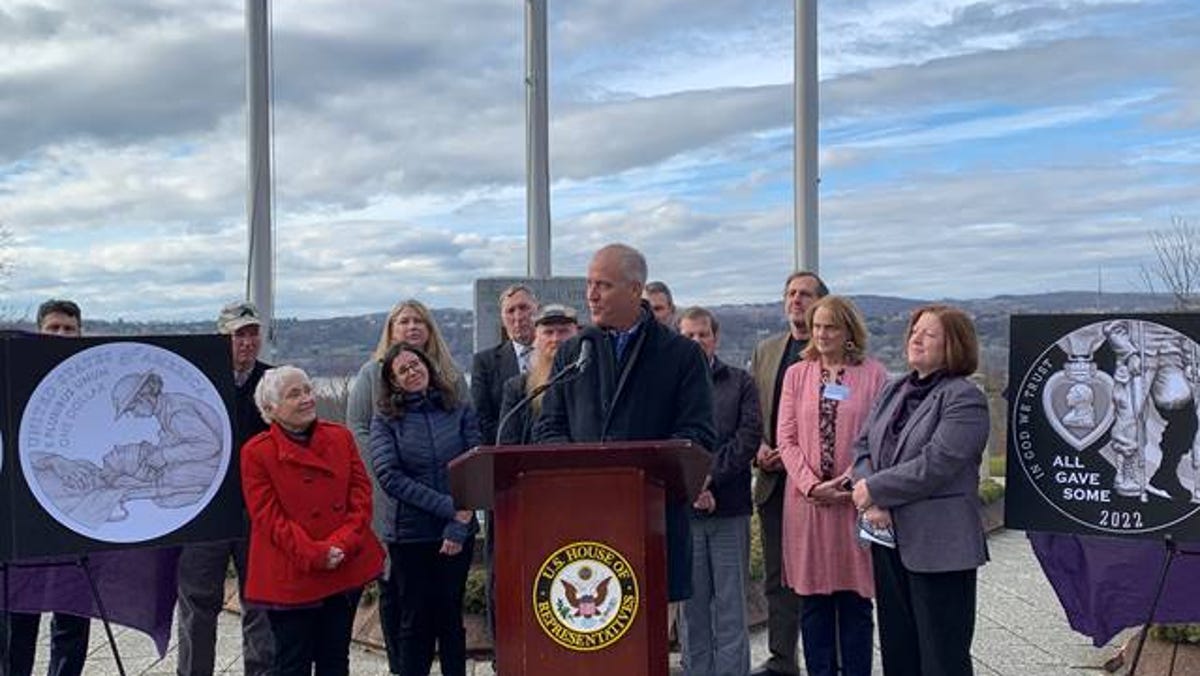 Rep. Sean Patrick Maloney joined Hudson Valley leaders and veterans to unveil Purple Heart commemorative coins that will be produced by the U.S. Mint at West Point.