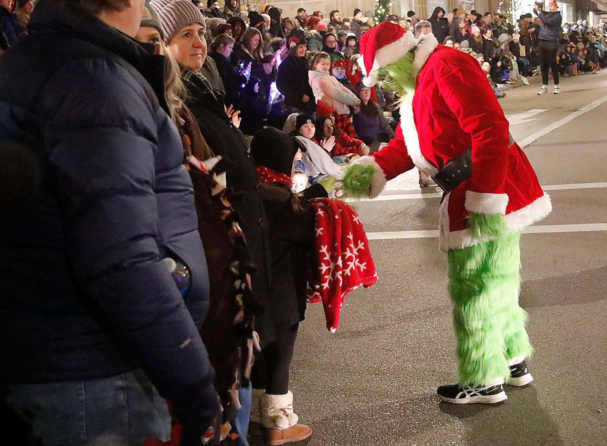 Ashland holiday festivities include parade, tree lighting, fireworks