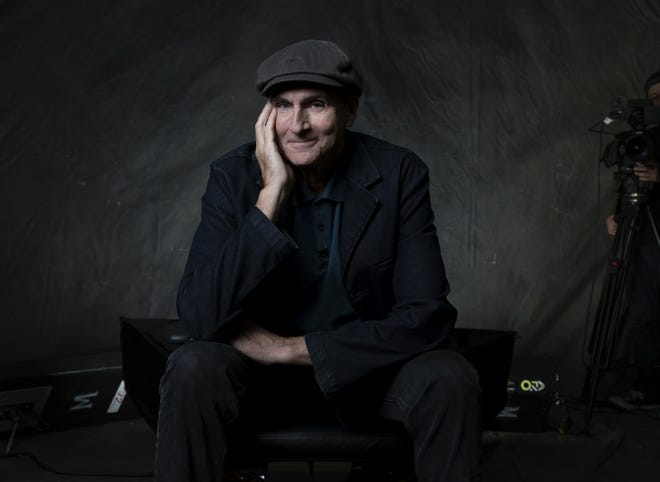 James Taylor proves that he can still give audiences a satisfying show.