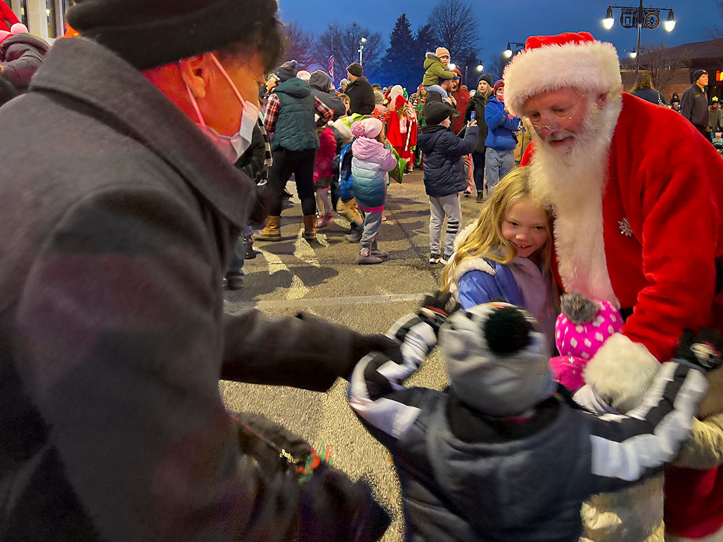 2022 Christmas Events Galesburg Il Galesburg's '12 Days Of Christmas'- Themed Parade Draws 3,000 Spectators
