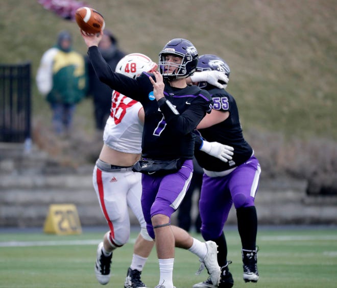 UW-Whitewater quarterback Max Meylor will lead the Warhawks in the NCAA Division III semifinals Saturday against Mary Hardin-Baylor.