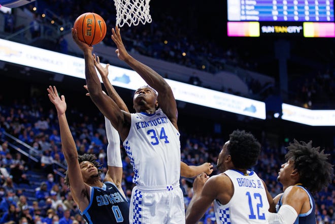 Kentucky Wildcats forward Oscar Tshiebwe (34) averages a double double for points and rebounds for a Kentucky team that gets to the backboard better than any Division I team in the country.