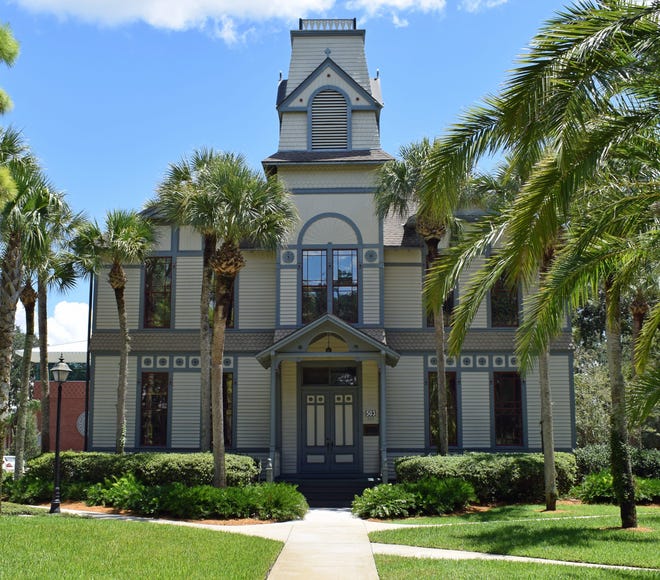 DeLand Hall was built in 1884 on the Stetson University campus.