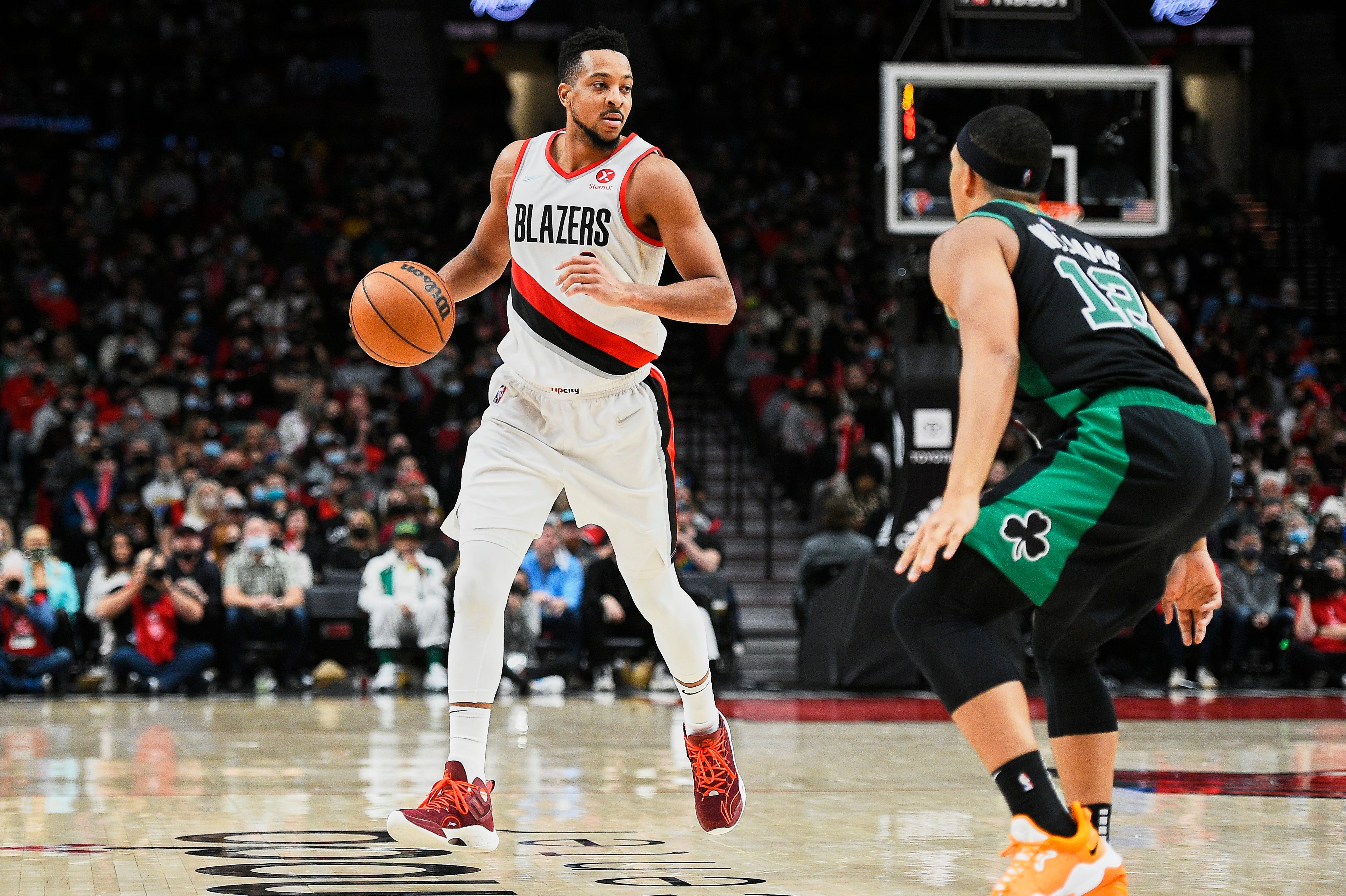 Blazers' CJ McCollum out indefinitely with collapsed right lung thumbnail