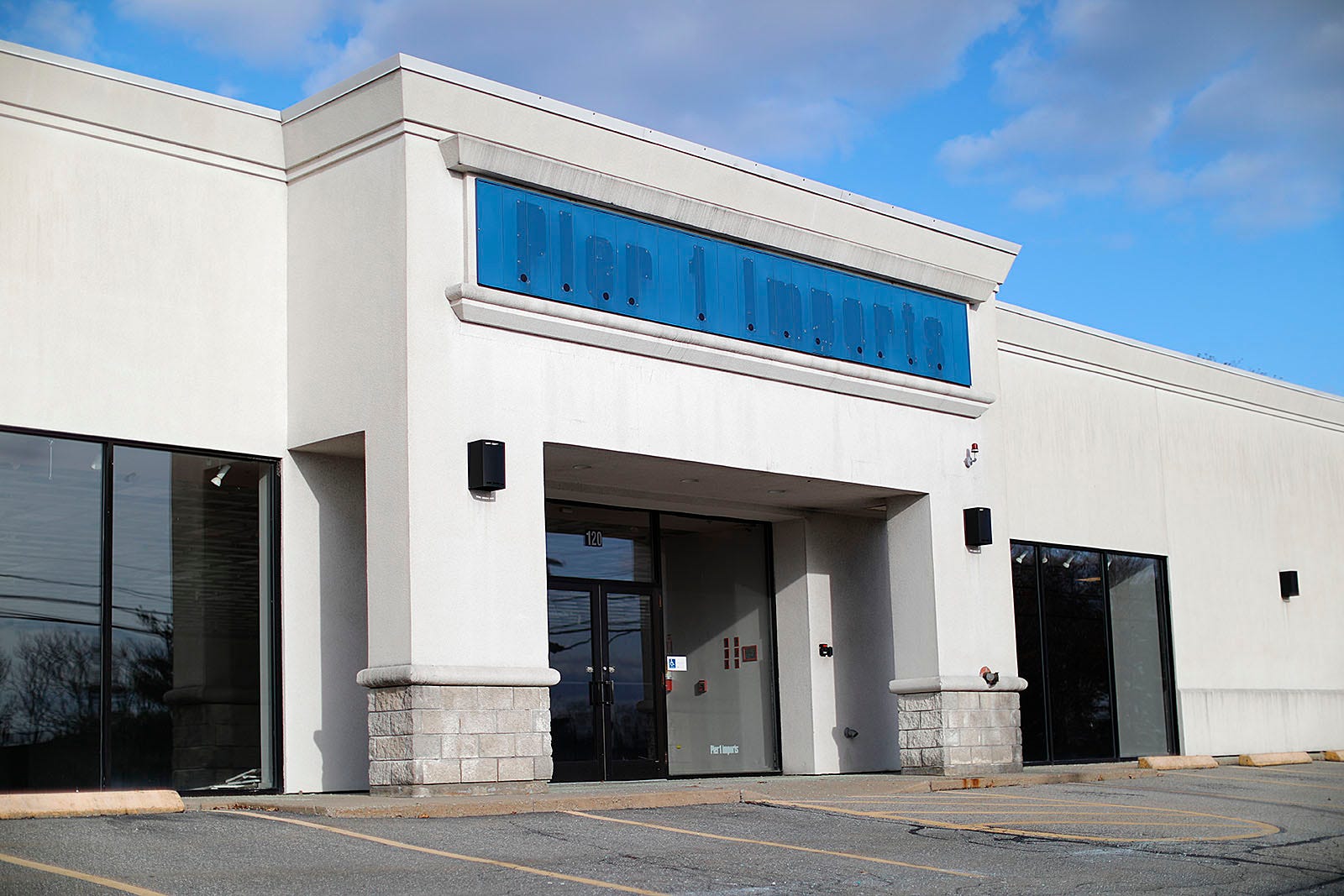 The closed Pier 1 Imports on Granite Street Braintree on Thursday December 9, 2021 