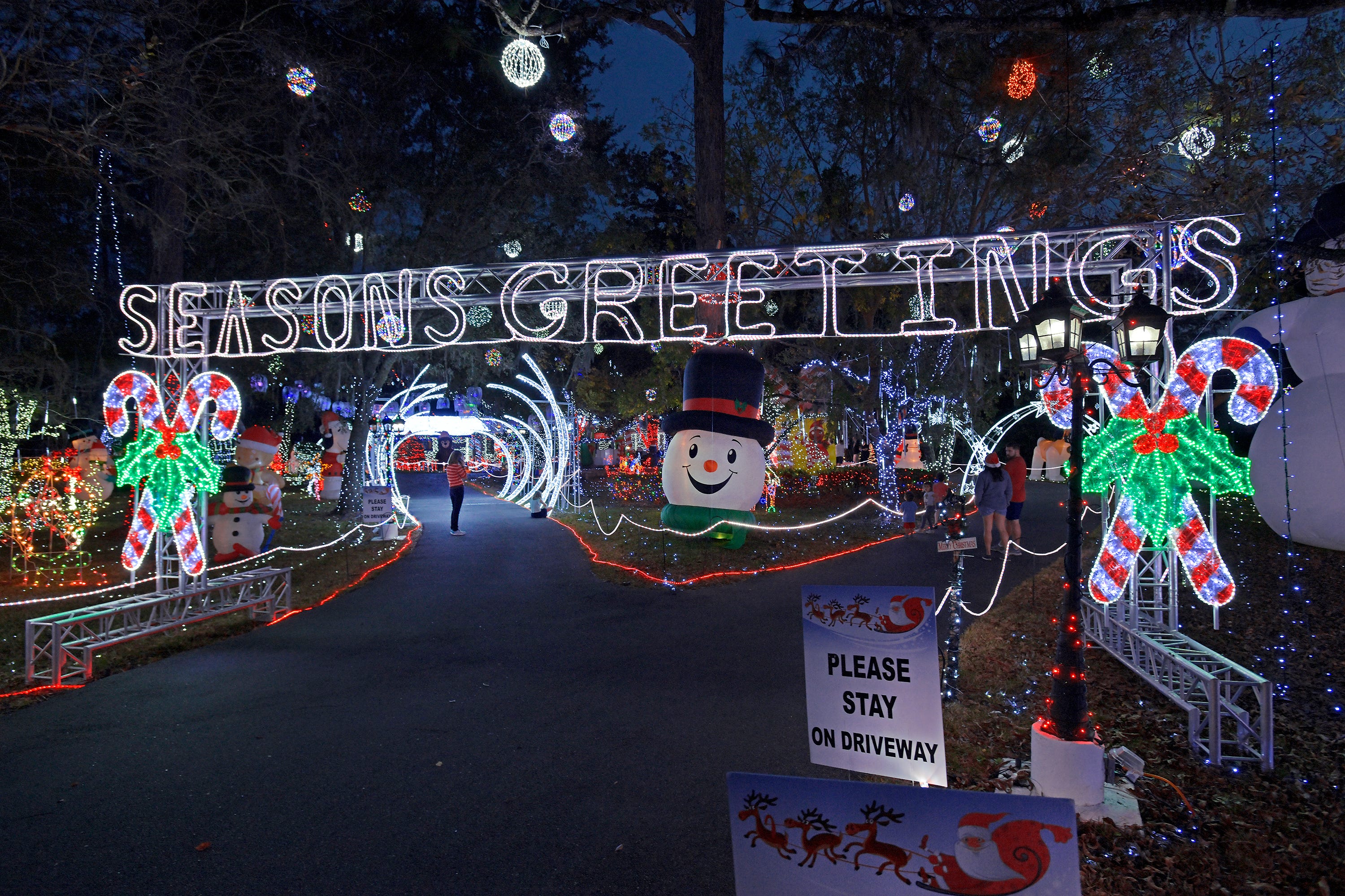 Jacksonville couple competes on ABC's 'Great Christmas Light Fight'