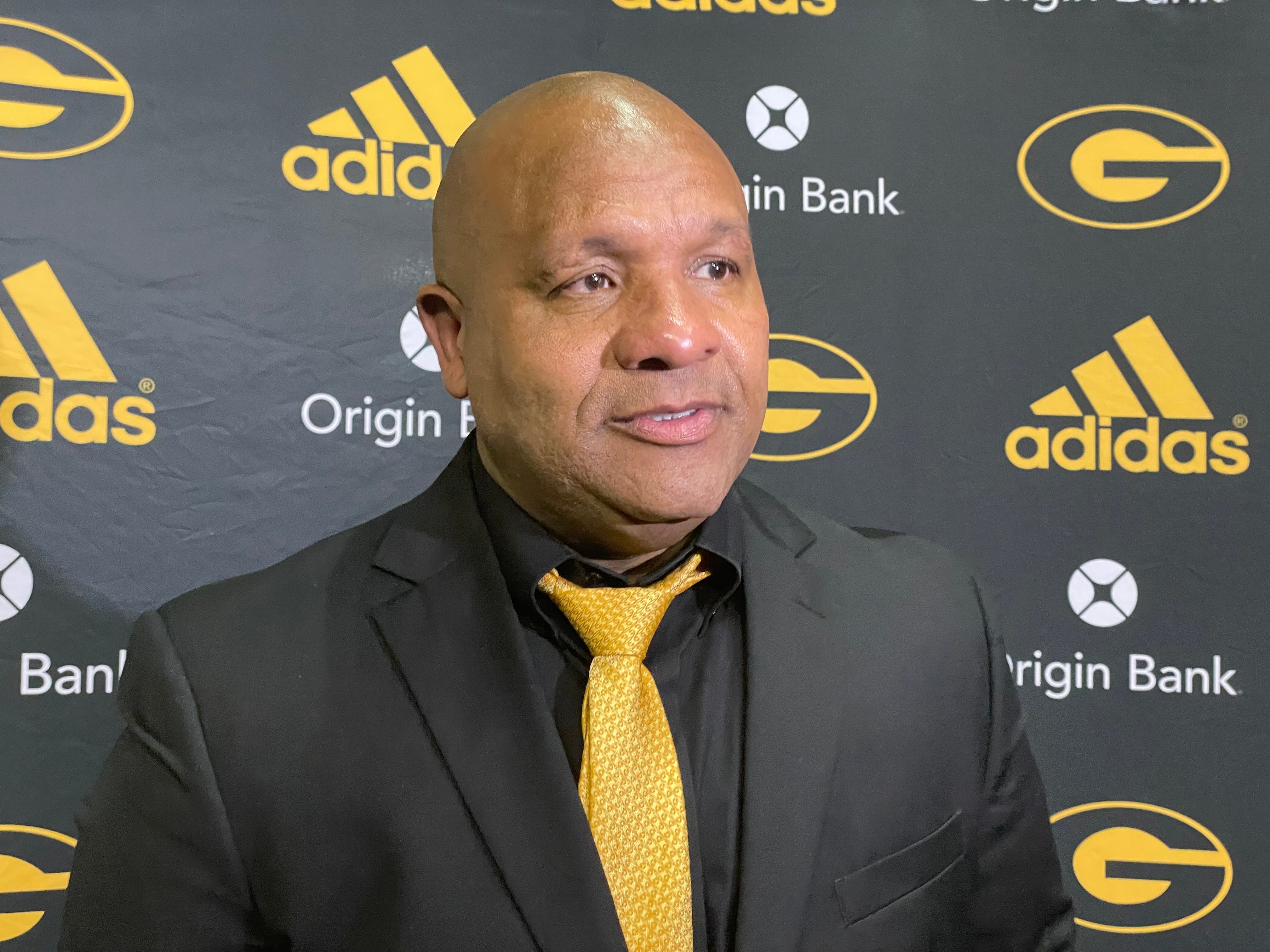 Introducir 70+ imagen grambling coach