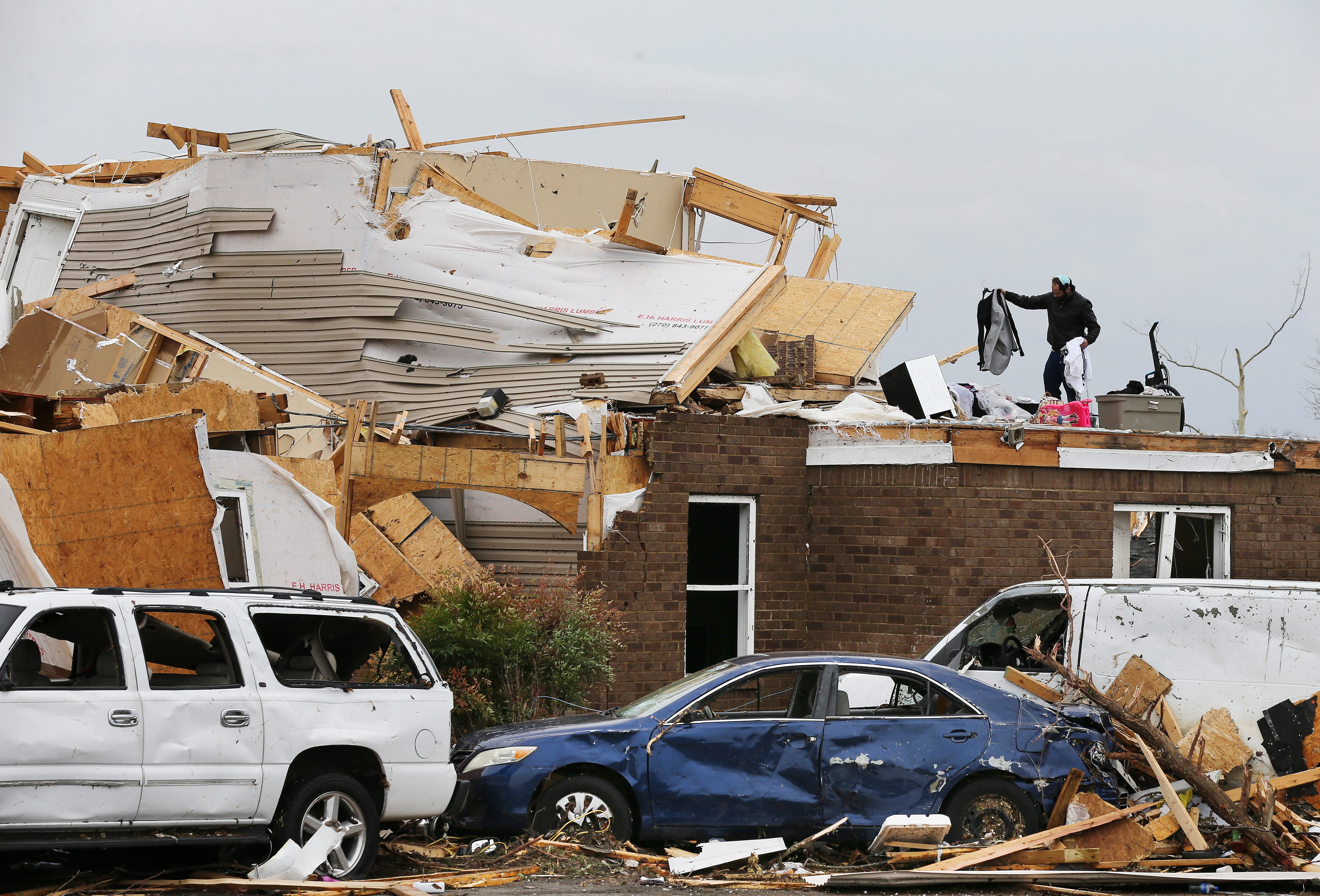 Kentucky tornadoes Parts of Bowling Green devastated by tornado
