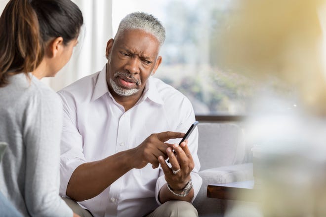 People with mild cognitive impairments or mind dementia could learn to use a smartphone as a reminder tool.