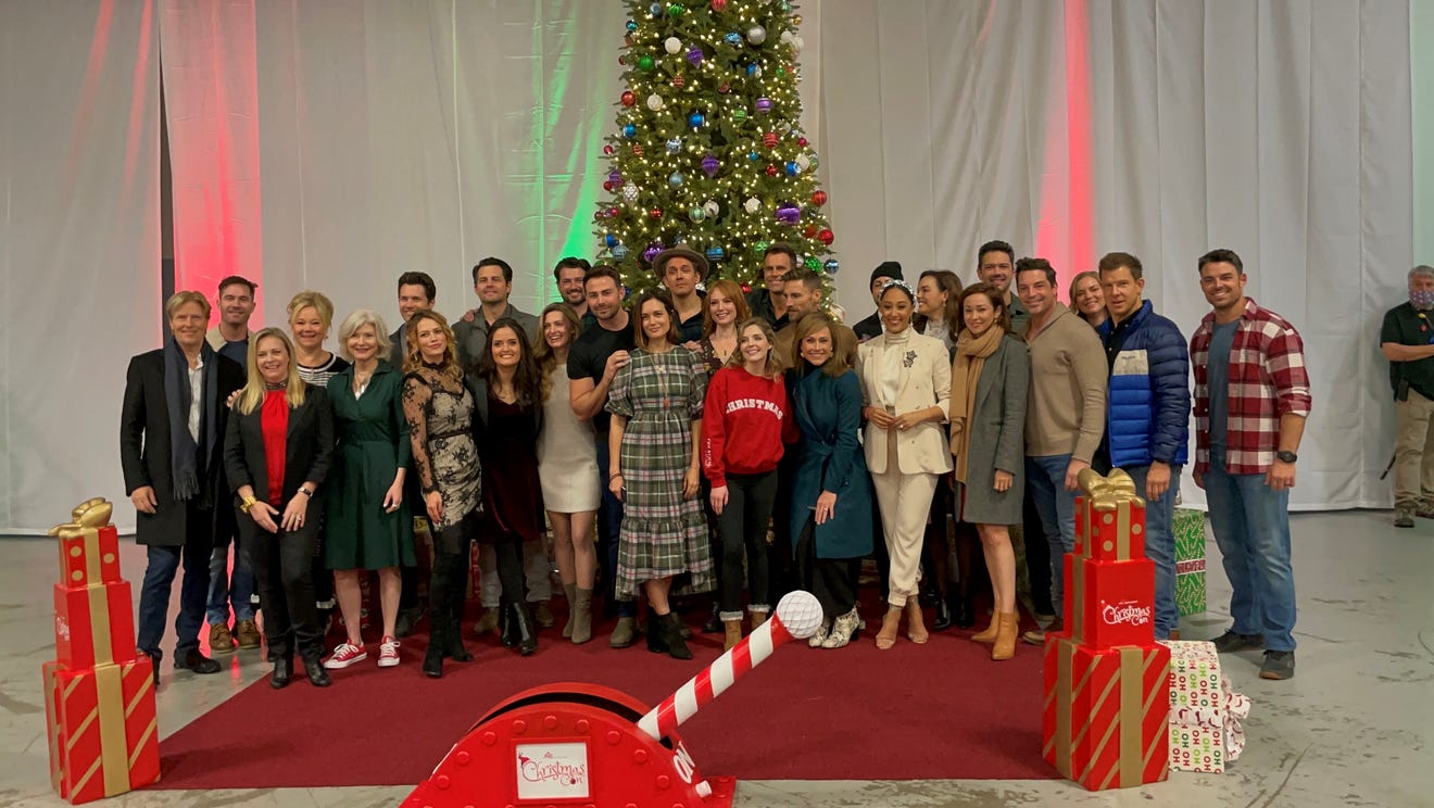 Hallmark Christmas Con brings together movie lovers, actors Christmas Con