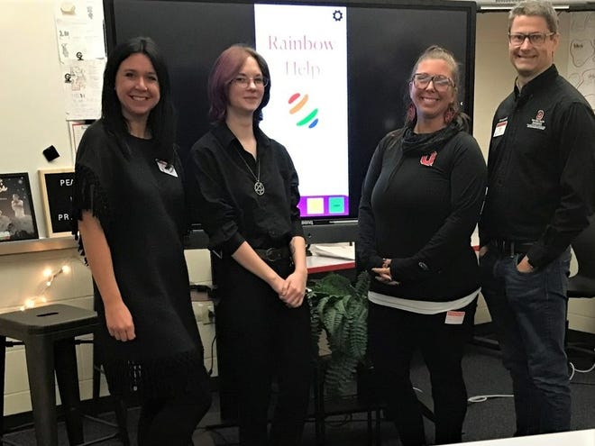 On December 6, eight teams competed in the Apple Design Challenge at Marion Harding High School. Faye Hardy was awarded the winner and advanced to the national stage with her app, Rainbow Help.
