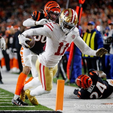 49ers receiver Brandon Aiyuk scores the game-winni