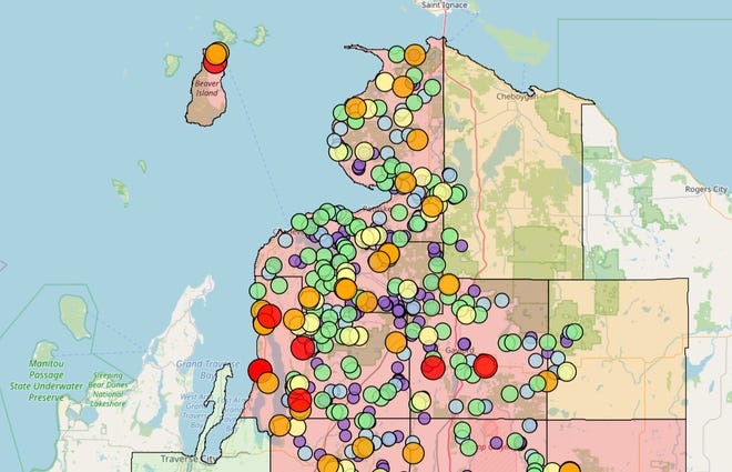 This screenshot shows outages in Northern Michigan experienced by Great Lakes Energy customers after high winds Thursday.