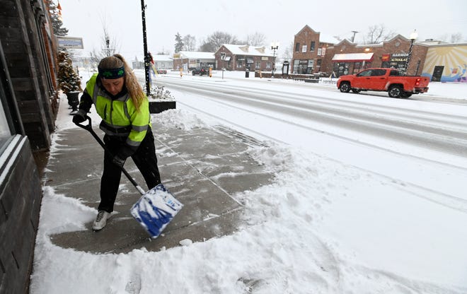 Campuran musim dingin dapat menciptakan kondisi mengemudi yang berbahaya di Metro Detroit
