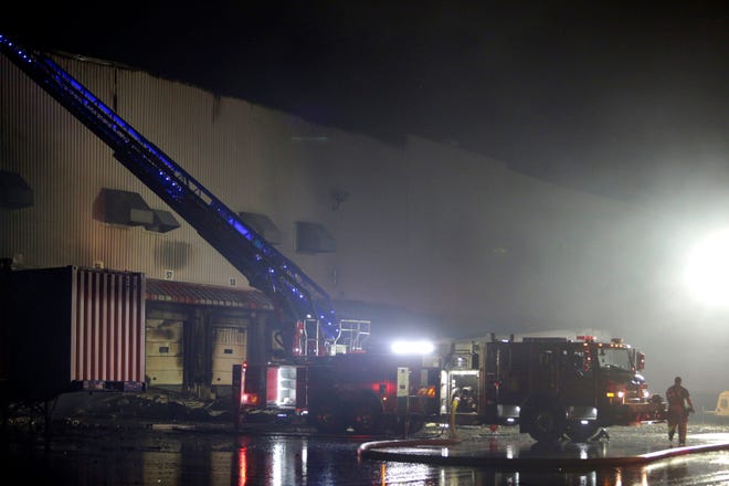 Kebakaran merusak pusat distribusi QVC besar di North Carolina