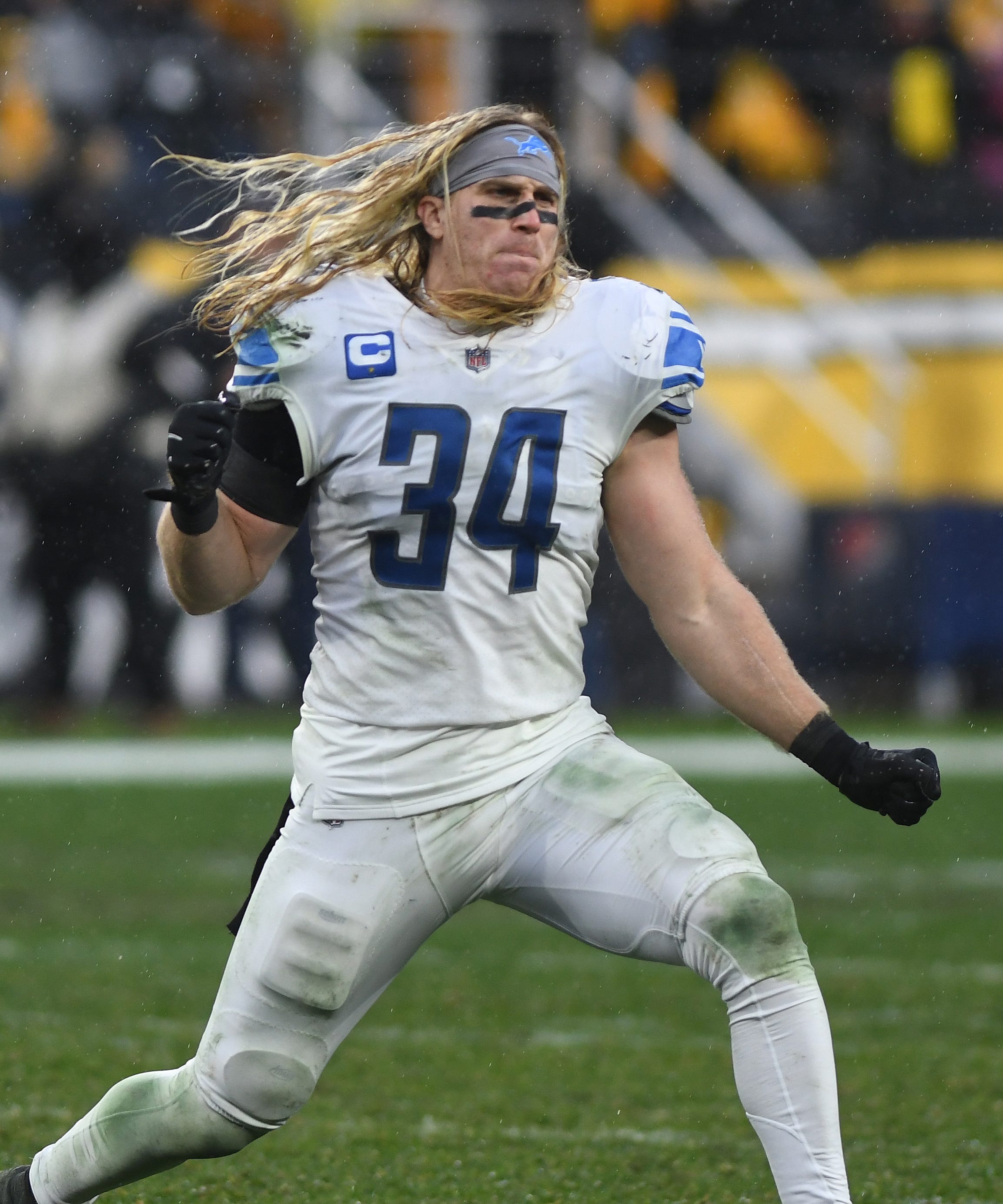 Lions linebacker Alex Anzalone will miss the rest of the season with a shoulder injury.