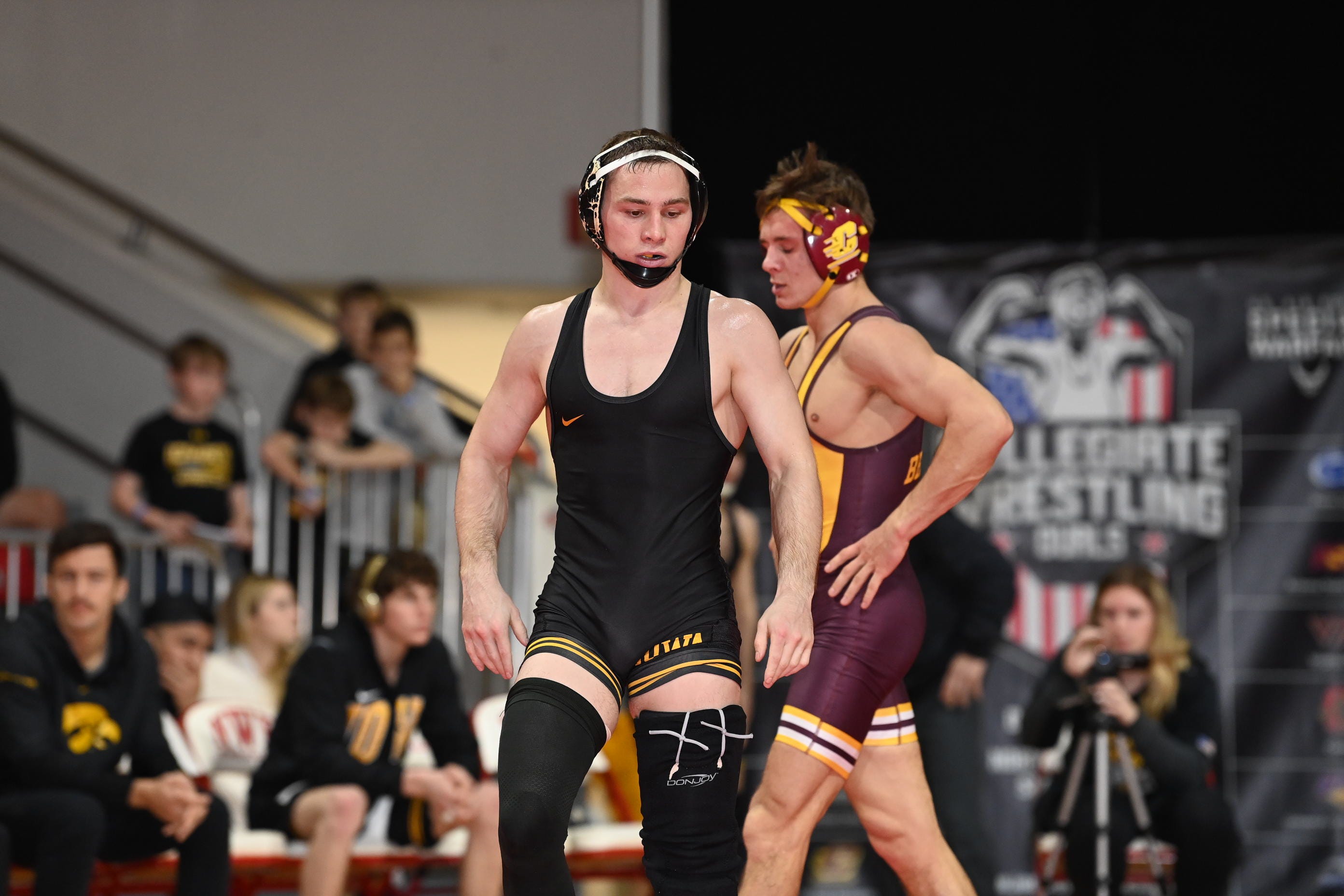 Iowa wrestling's Spencer Lee makes season debut; duals results