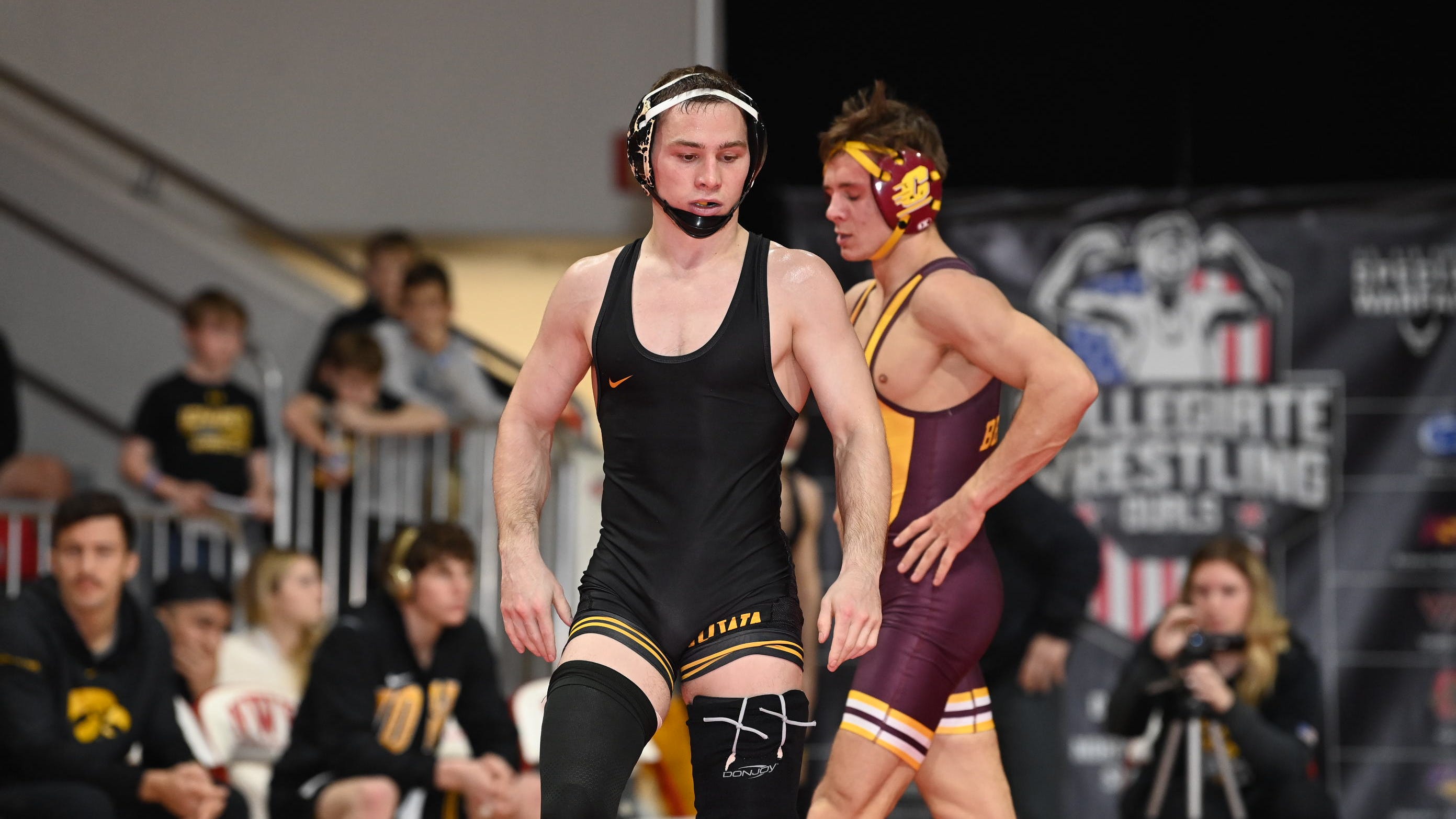Iowa wrestling's Spencer Lee makes season debut; duals results