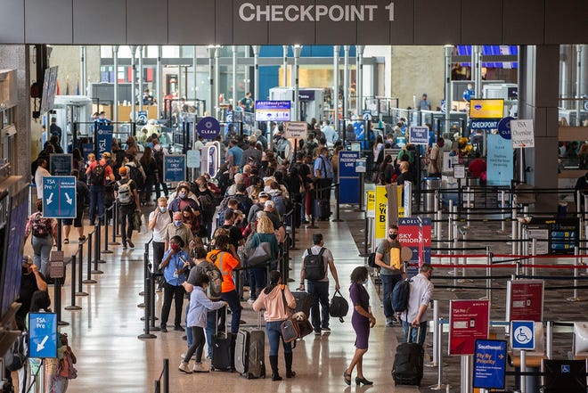 Here’s how early you want to get there at the airport right before a flight