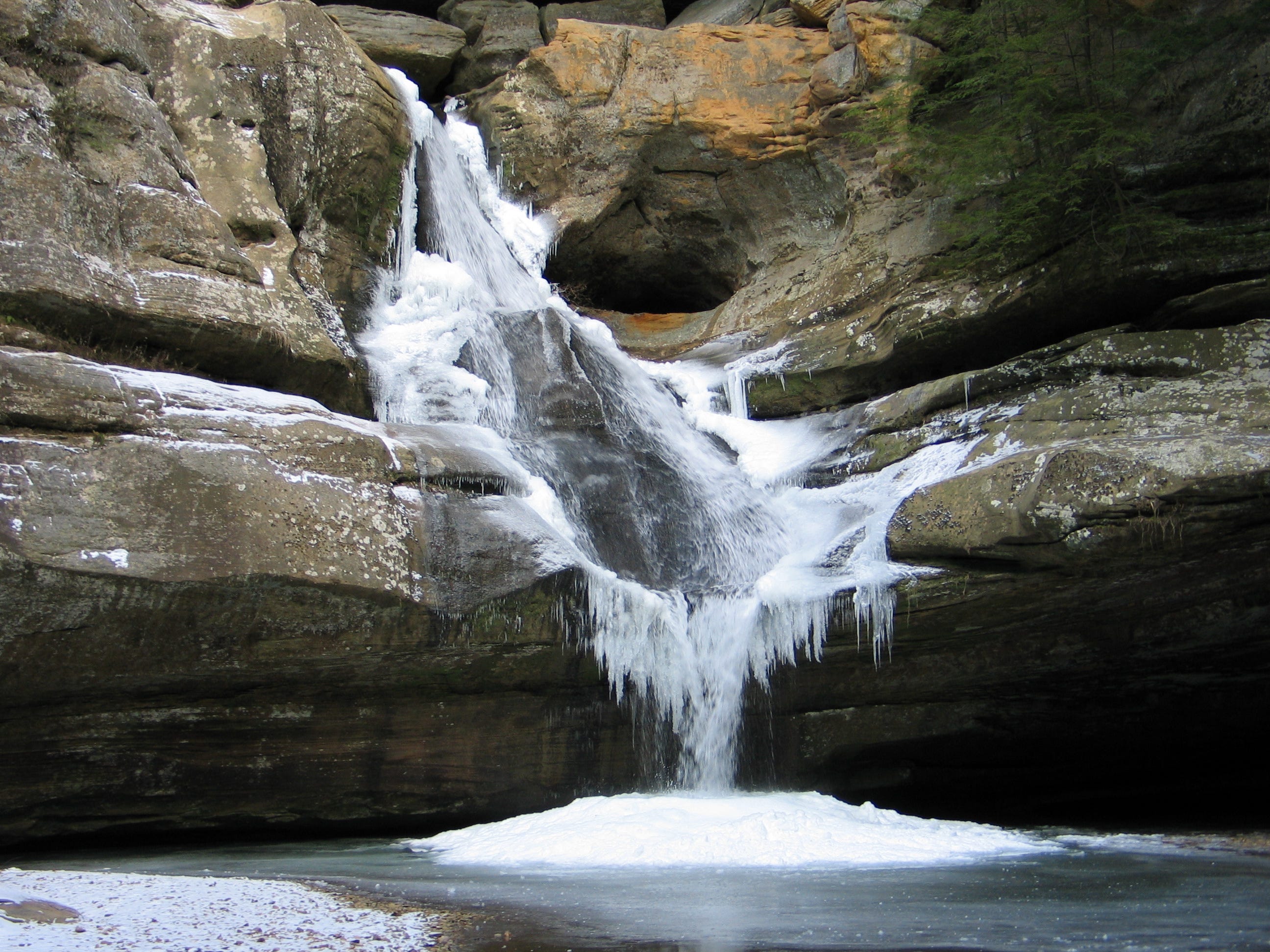 Christmas At Hocking Hills 2022 Winter In Hocking Hills Offers Chilly Hikes Combined With Warmer Fun