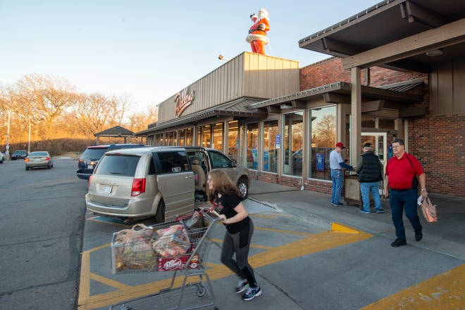 Shoppers at the Dillons store at Brookwood Shopping Center, and other locations around Topeka, will need to get their groceries bought by Christmas Eve as the stores will be closed Christmas Day.