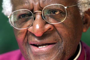 Desmond Tutu, hati nurani moral Afrika Selatan, meninggal pada usia 90