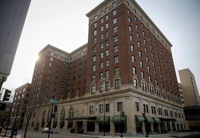 The Hotel Fort Des Moines building in Des Moines was built in 1918.