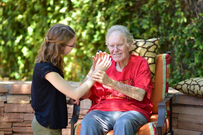 Hospice of the Valley provides free supportive care for people with dementia.