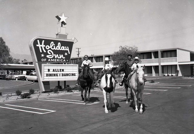 The “great sign” at the opening of Holiday Inn Palm Springs, 1961.