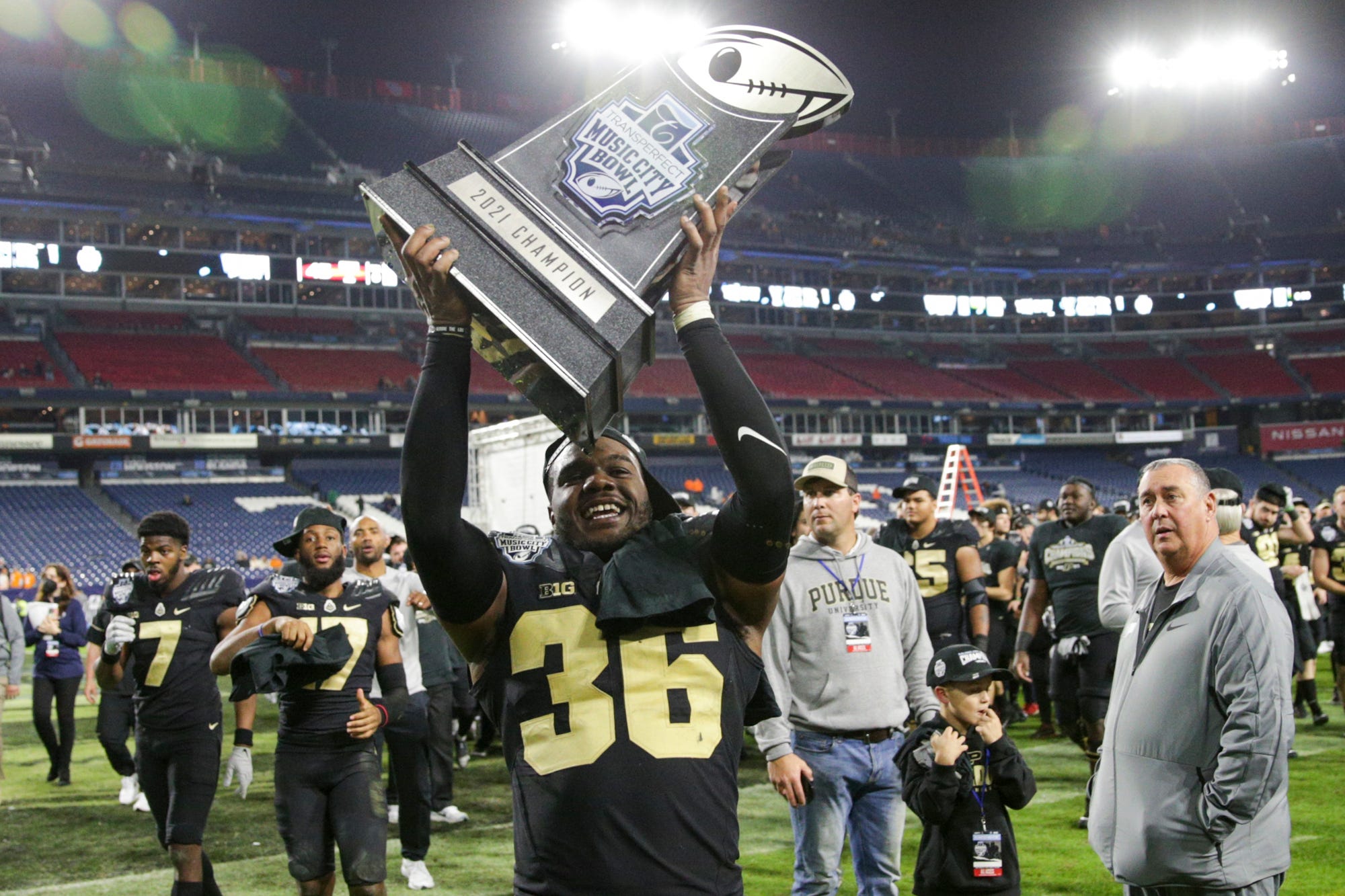 Purdue defeats Tennessee in overtime to win Music City Bowl, 48-45