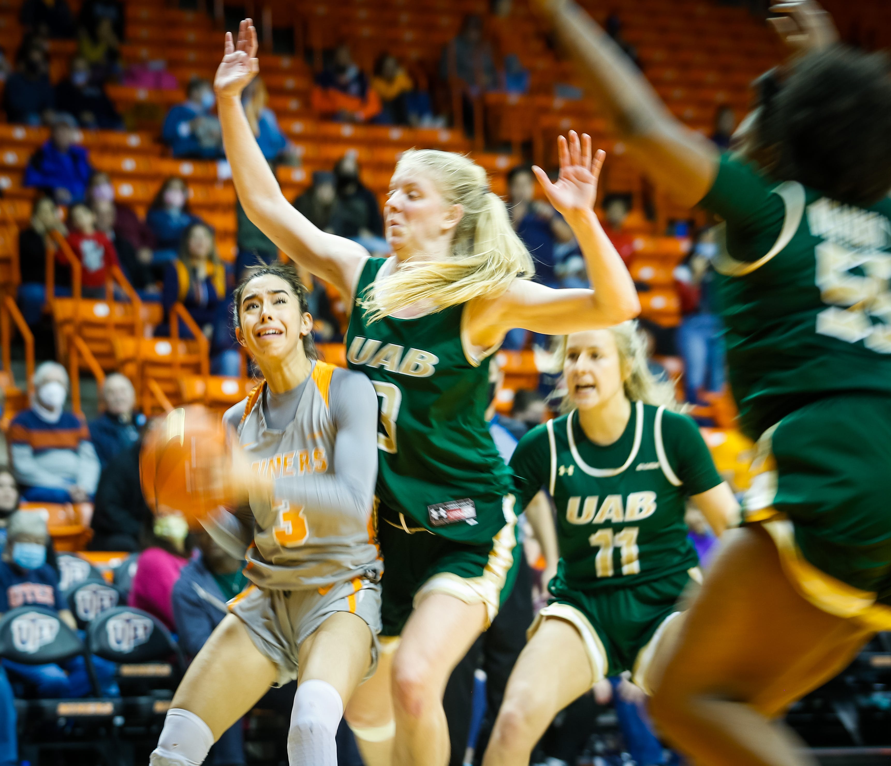 El Paso athletes fare well at the collegiate level