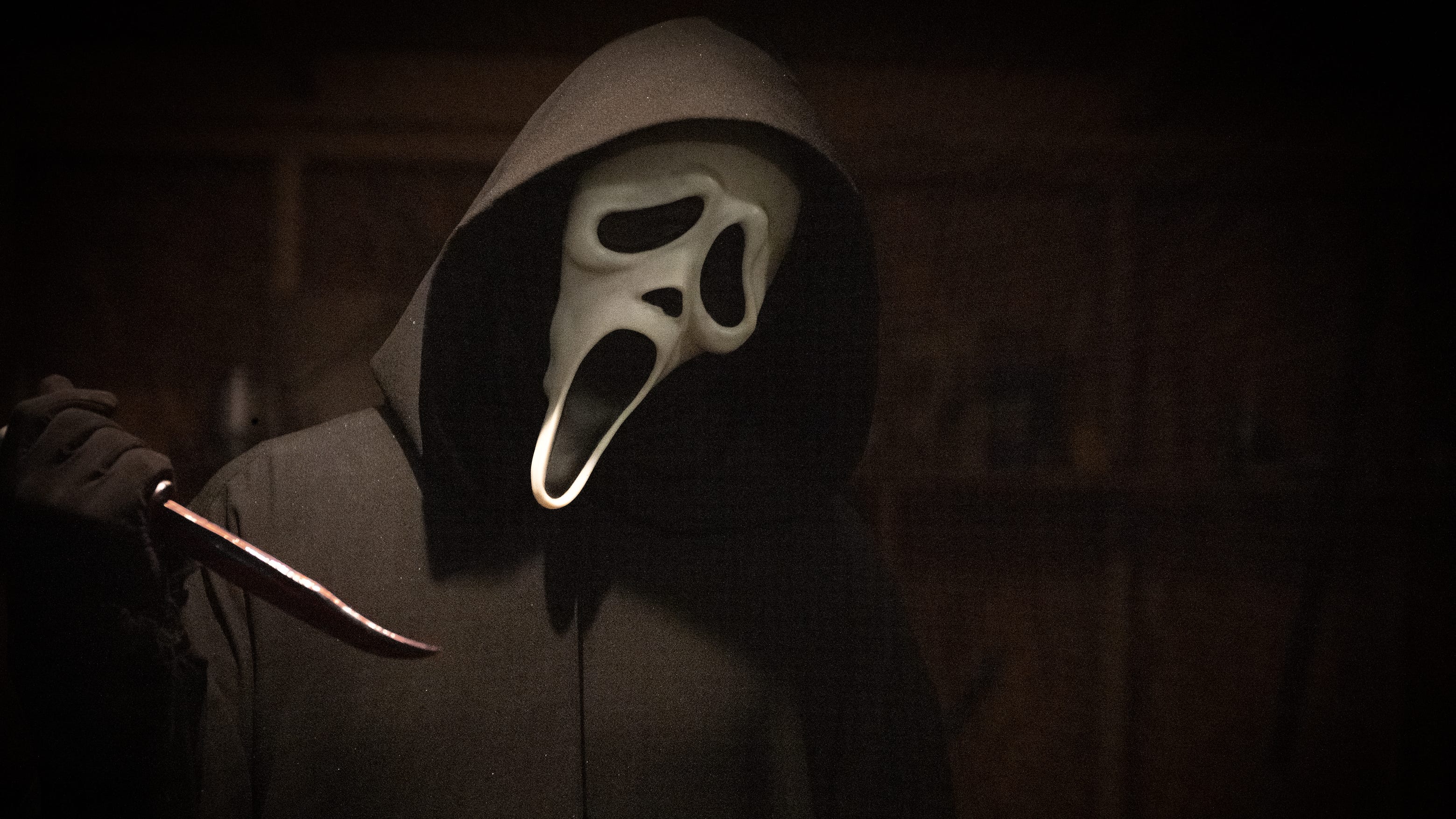 'Scream': Ghostface returns for fifth time to hunt a new crop of kids