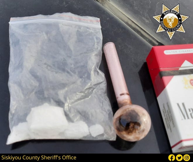 A Siskiyou County sheriff’s deputy arrested a man, who the sheriff's office said was carrying drugs and had two felony warrants out for his arrest.