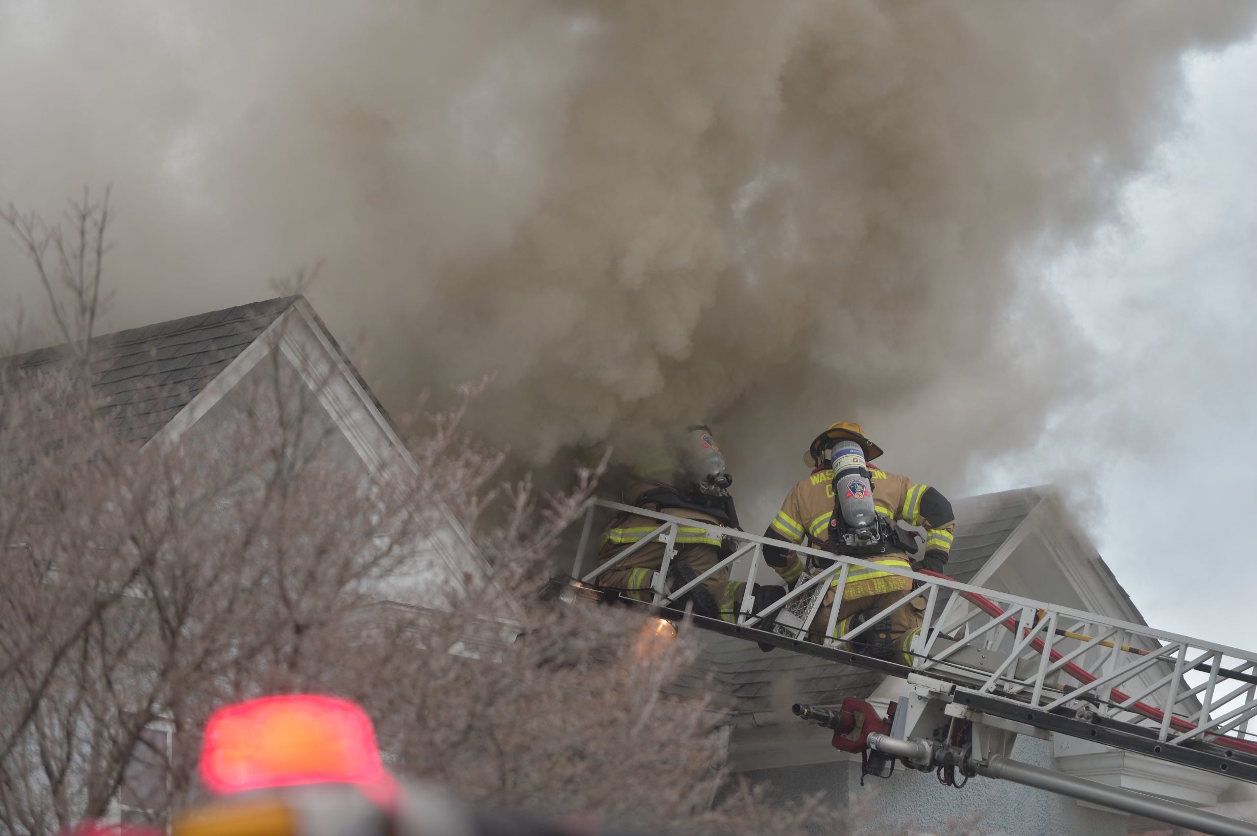 Apartment fire in Hagerstown displaces five, but no one seriously hurt